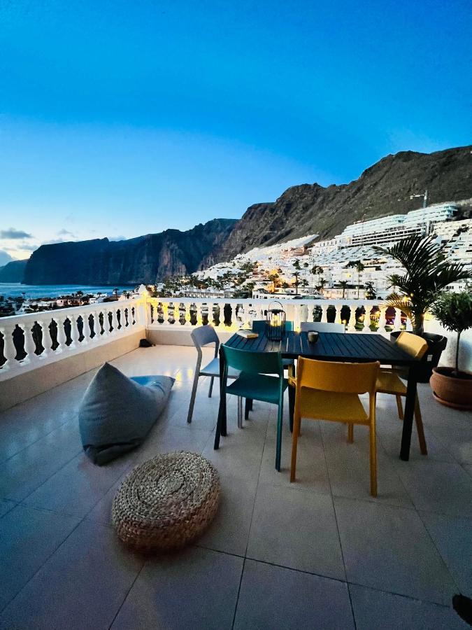 Luxury Penthouse With Breathtaking Views And Huge Private Terraces Appartement Puerto de Santiago  Buitenkant foto