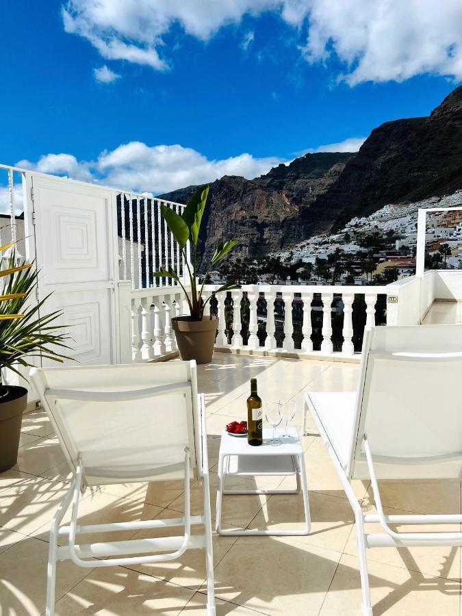 Luxury Penthouse With Breathtaking Views And Huge Private Terraces Appartement Puerto de Santiago  Buitenkant foto