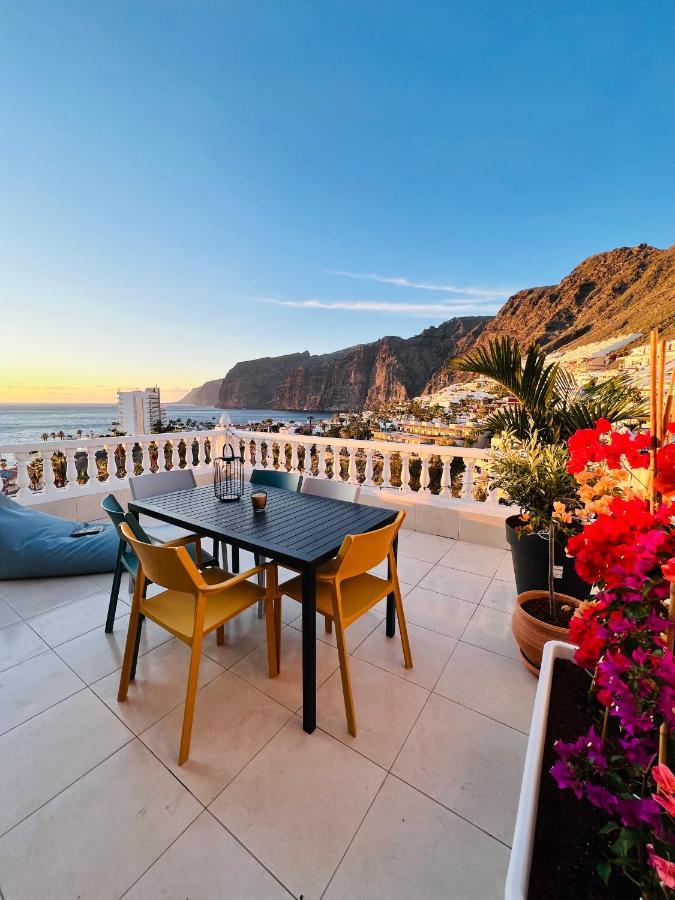 Luxury Penthouse With Breathtaking Views And Huge Private Terraces Appartement Puerto de Santiago  Buitenkant foto