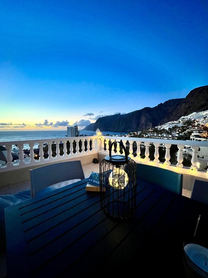 Luxury Penthouse With Breathtaking Views And Huge Private Terraces Appartement Puerto de Santiago  Buitenkant foto