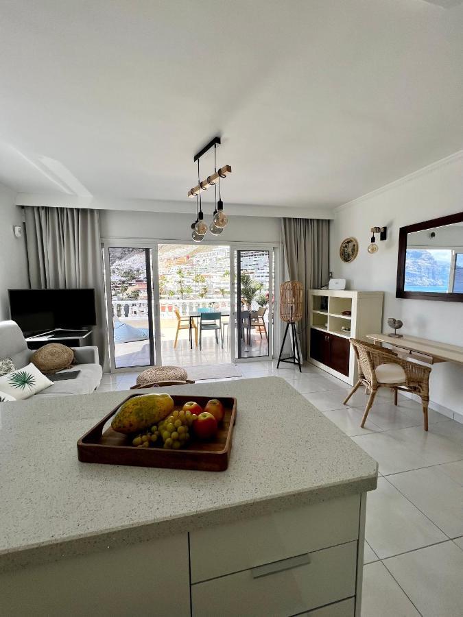 Luxury Penthouse With Breathtaking Views And Huge Private Terraces Appartement Puerto de Santiago  Buitenkant foto