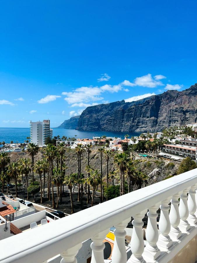 Luxury Penthouse With Breathtaking Views And Huge Private Terraces Appartement Puerto de Santiago  Buitenkant foto