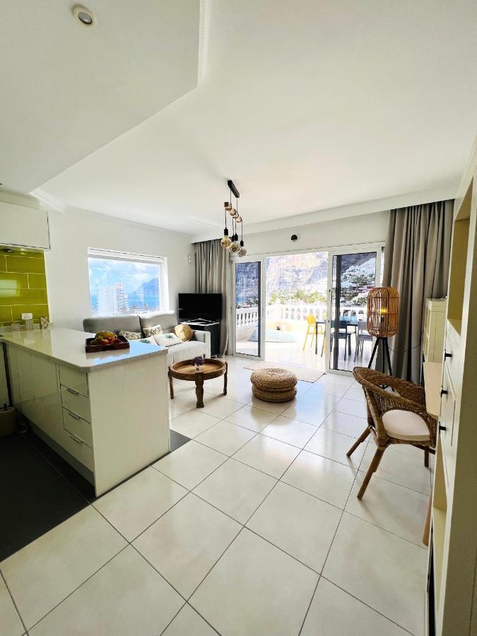 Luxury Penthouse With Breathtaking Views And Huge Private Terraces Appartement Puerto de Santiago  Buitenkant foto