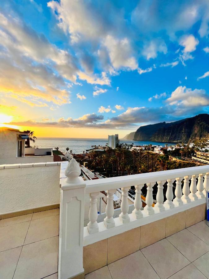 Luxury Penthouse With Breathtaking Views And Huge Private Terraces Appartement Puerto de Santiago  Buitenkant foto
